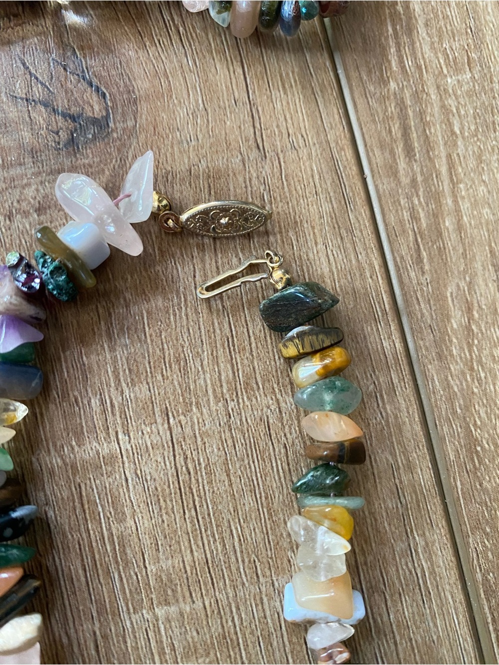 Vibrant Multicolor ‘Chip’ Stone Bohemian Necklace and Bracelet Set - Picture 3 of 8